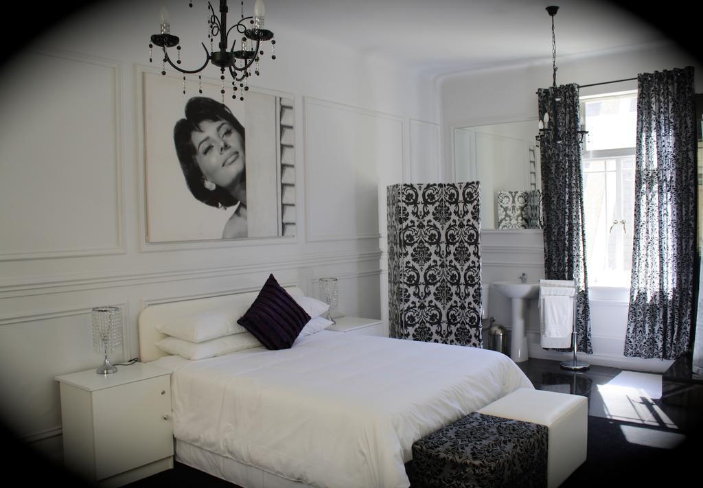 The Glam Guesthouse เคปทาวน์ ภายนอก รูปภาพ
