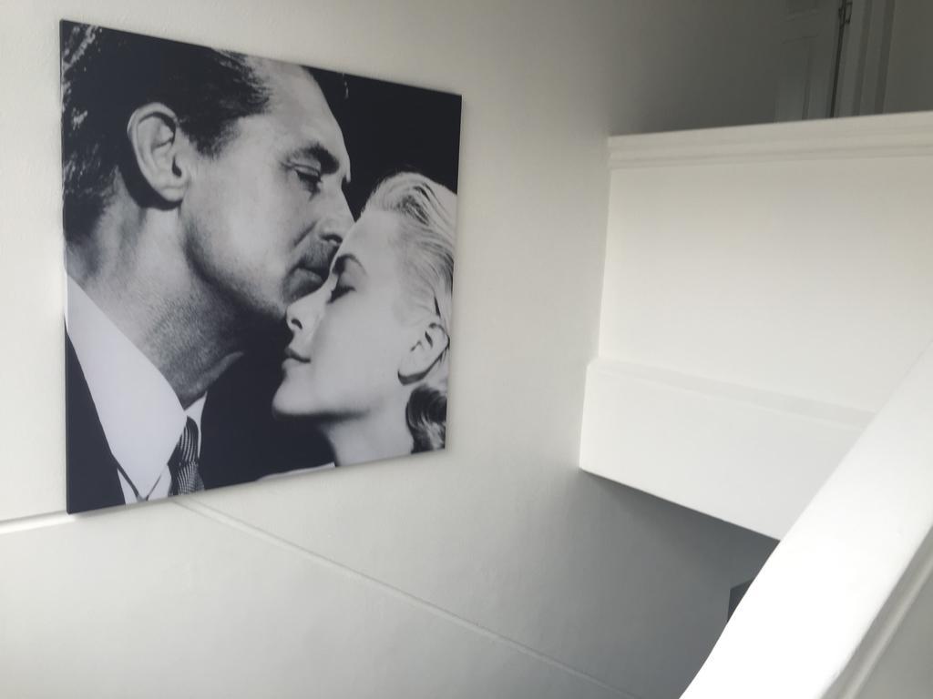The Glam Guesthouse เคปทาวน์ ภายนอก รูปภาพ