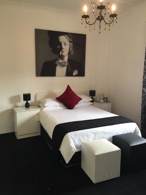 The Glam Guesthouse เคปทาวน์ ภายนอก รูปภาพ