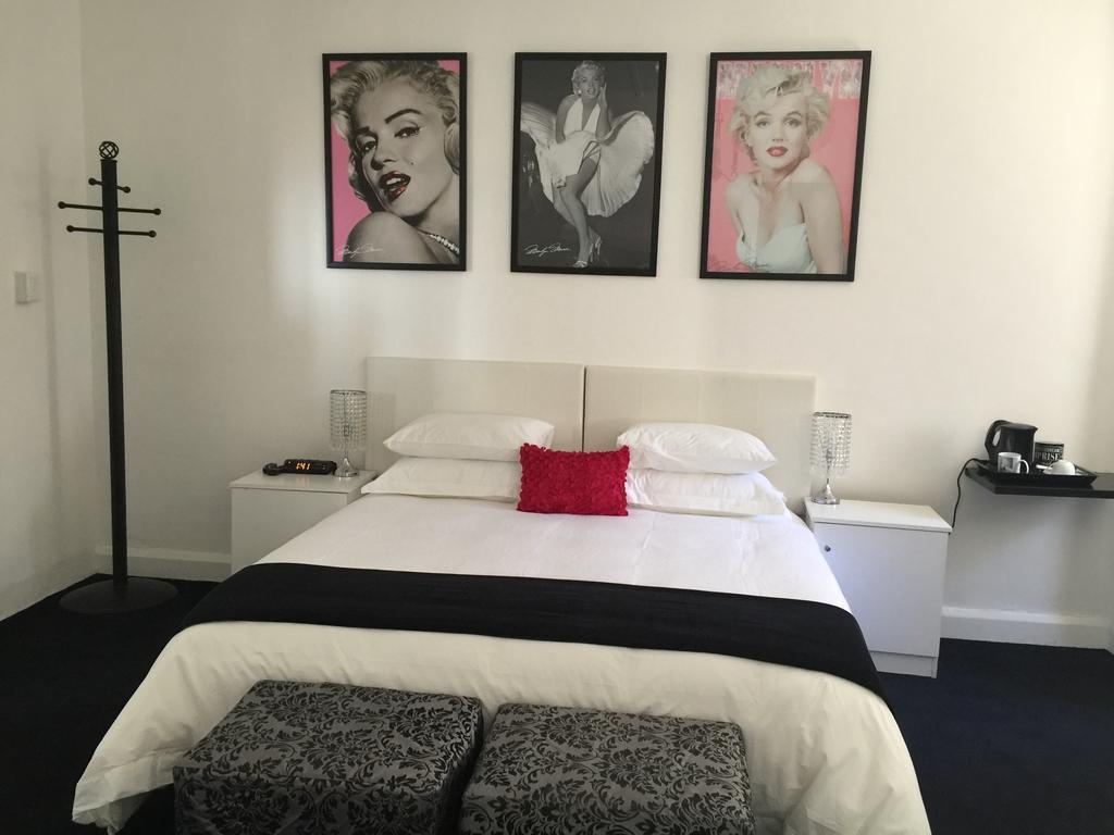The Glam Guesthouse เคปทาวน์ ภายนอก รูปภาพ