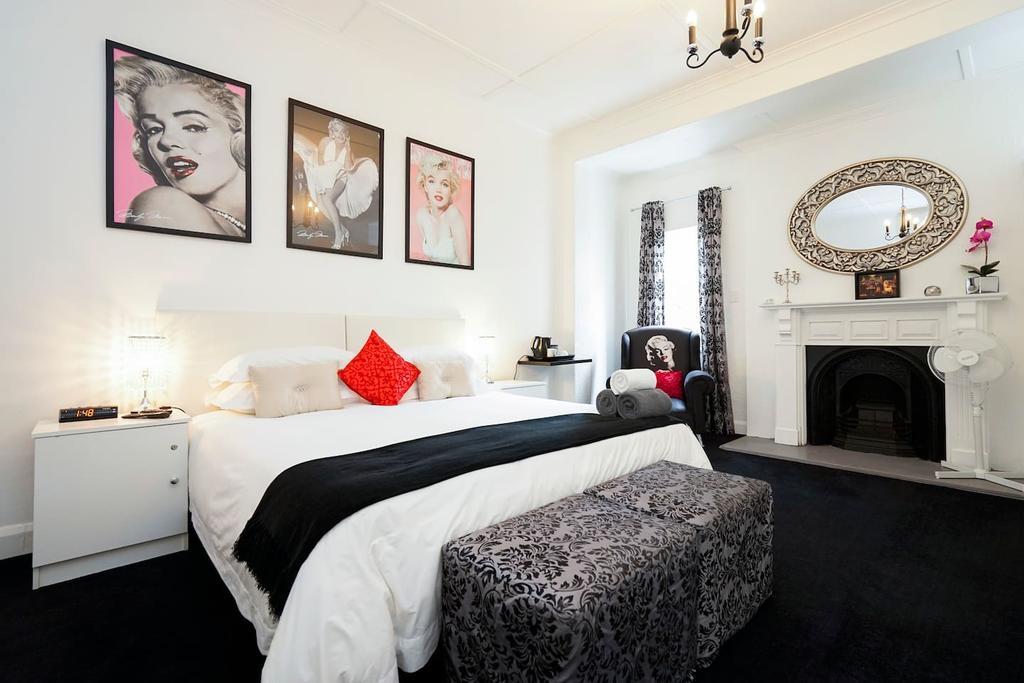 The Glam Guesthouse เคปทาวน์ ภายนอก รูปภาพ