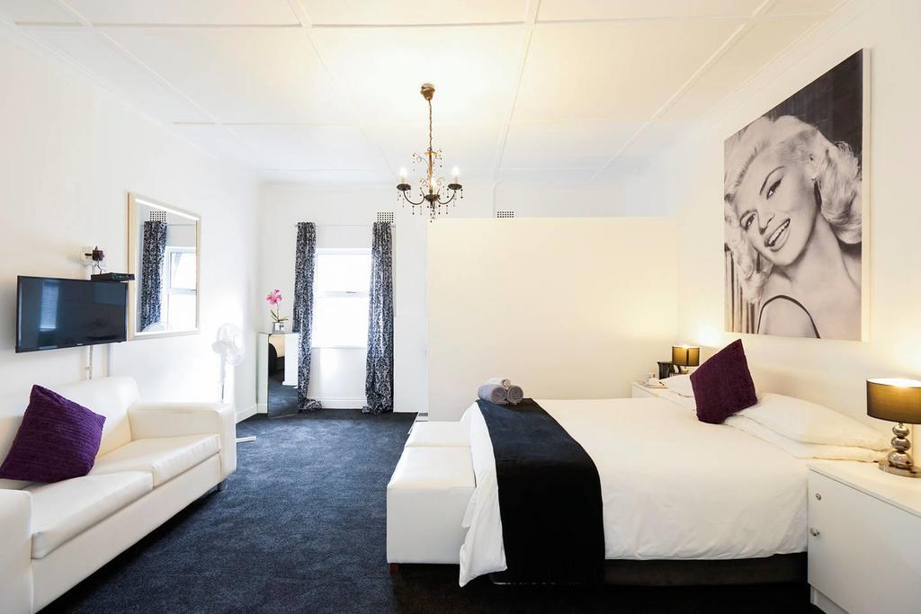 The Glam Guesthouse เคปทาวน์ ภายนอก รูปภาพ